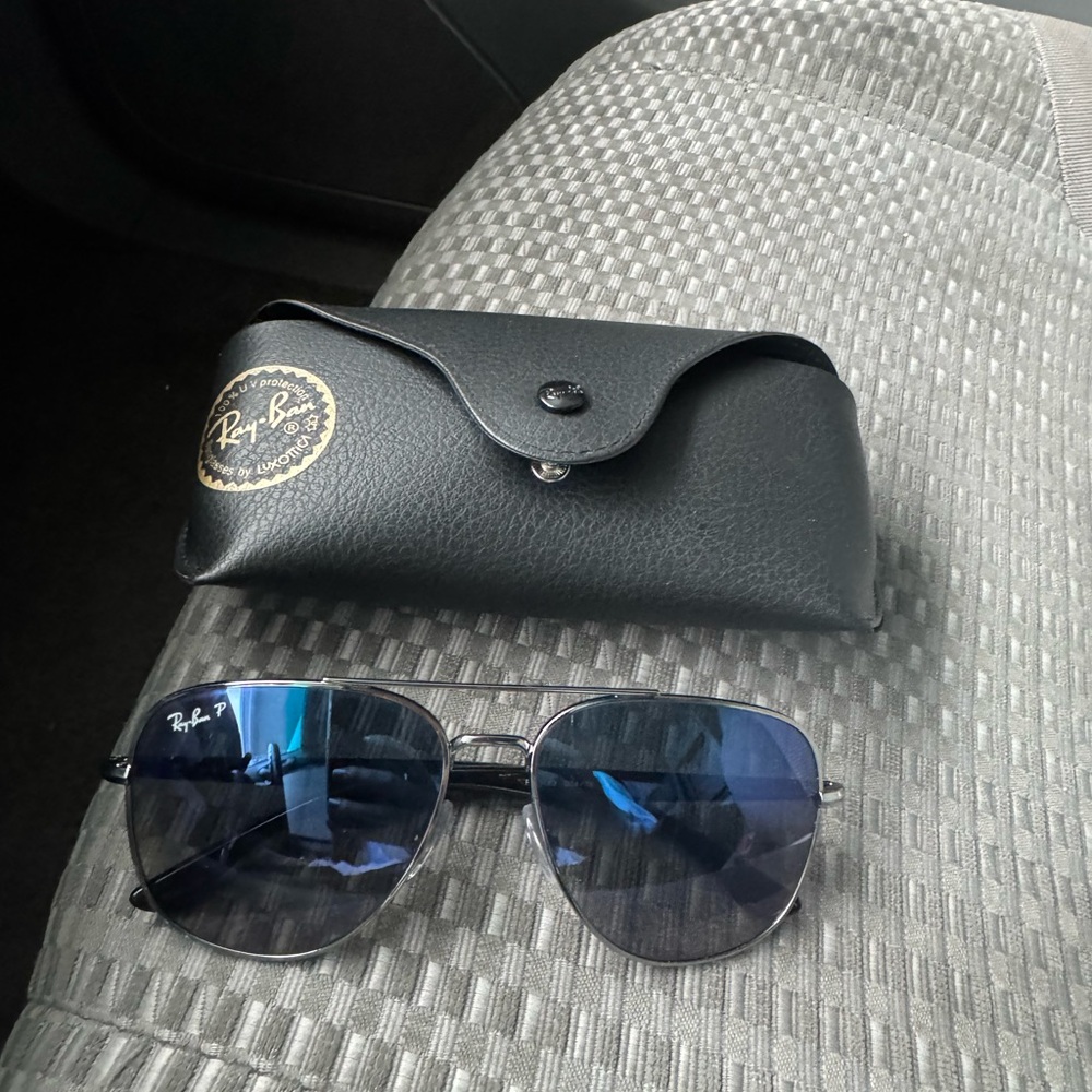 Ray-Ban Dark Gray Aviator Sunglasses